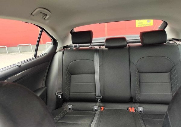 Skoda Superb cena 61900 przebieg: 299000, rok produkcji 2018 z Warszawa małe 301